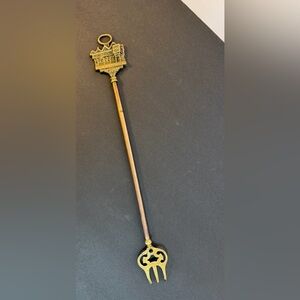 ANTIQ English Brass Long Handled Toasting Fork 17” “The Tudor House” S. Hampton